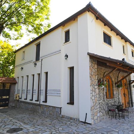 Twenty Park Aparthotel Kikinda Exterior photo